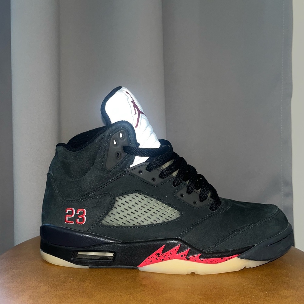 Jordan 5 Retro Women Size 9